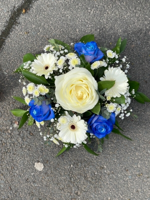 Blue & white posy