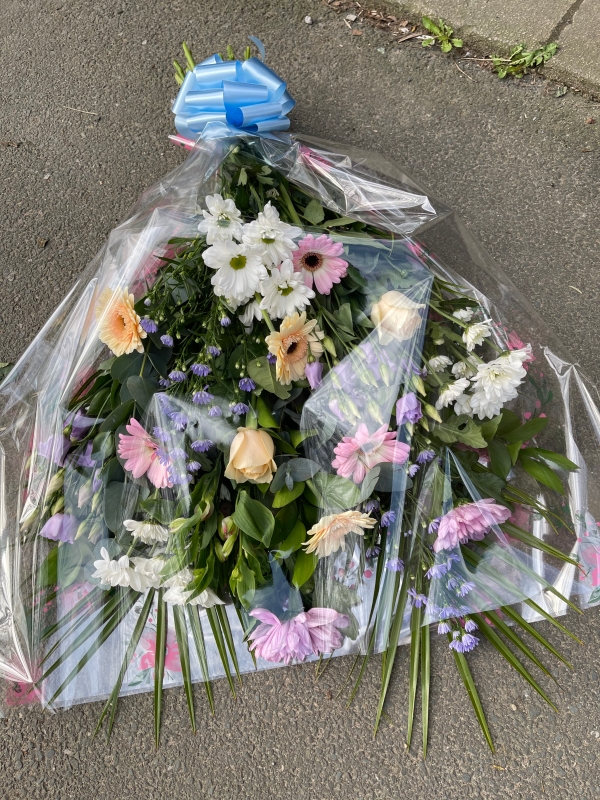 Flat bouquet in cellophane