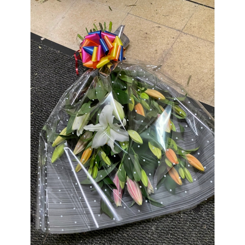 Flat bouquet in cellophane
