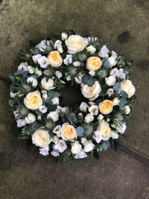 Mixed white open wreath
