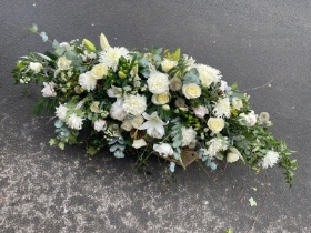 Natural casket spray
